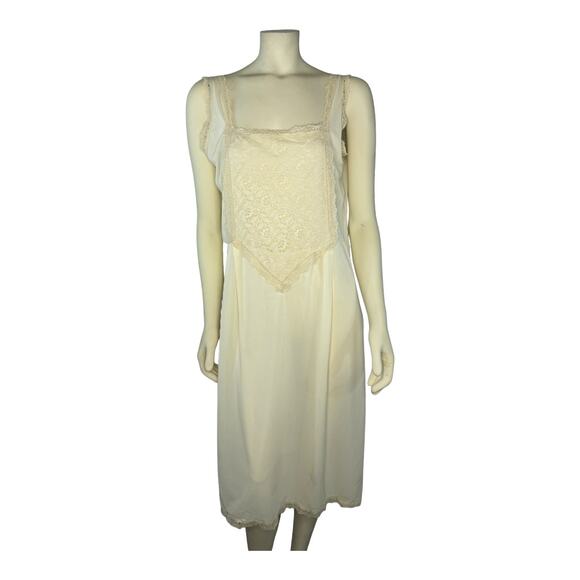 American Vintage 1960's handmade cream lace slip size medium - Picture 4 of 16